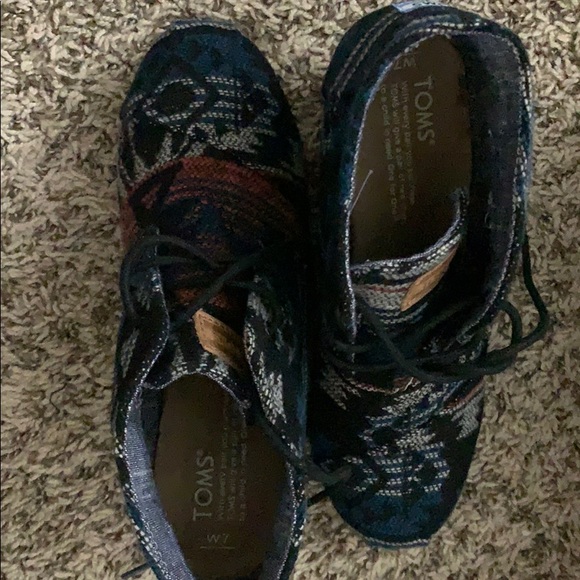 TOMS Desert Wedge in Black Jacquard 7W - Picture 2 of 3
